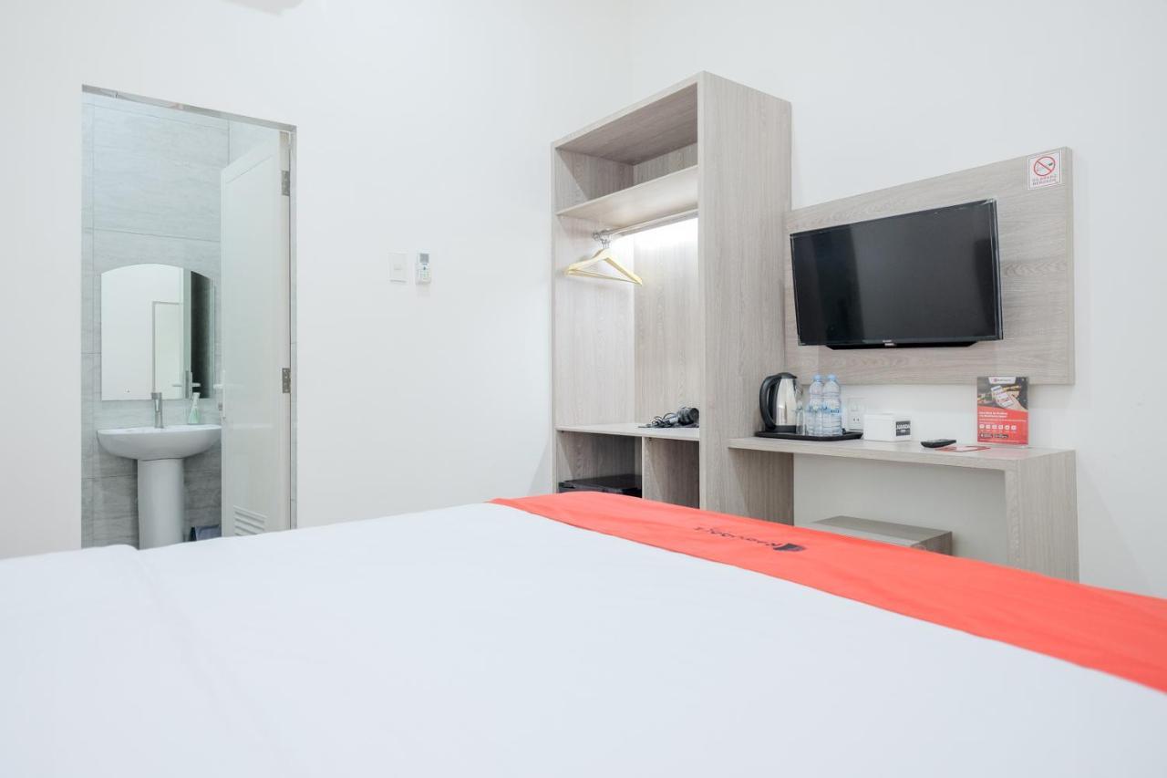 Reddoorz Plus @ Jalan Juanda Medan Buitenkant foto