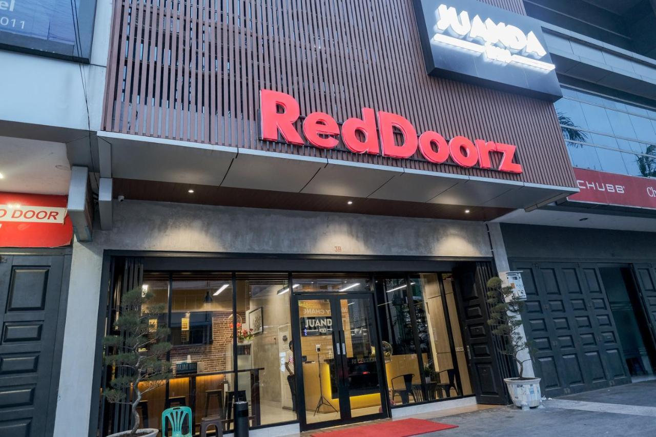 Reddoorz Plus @ Jalan Juanda Medan Buitenkant foto