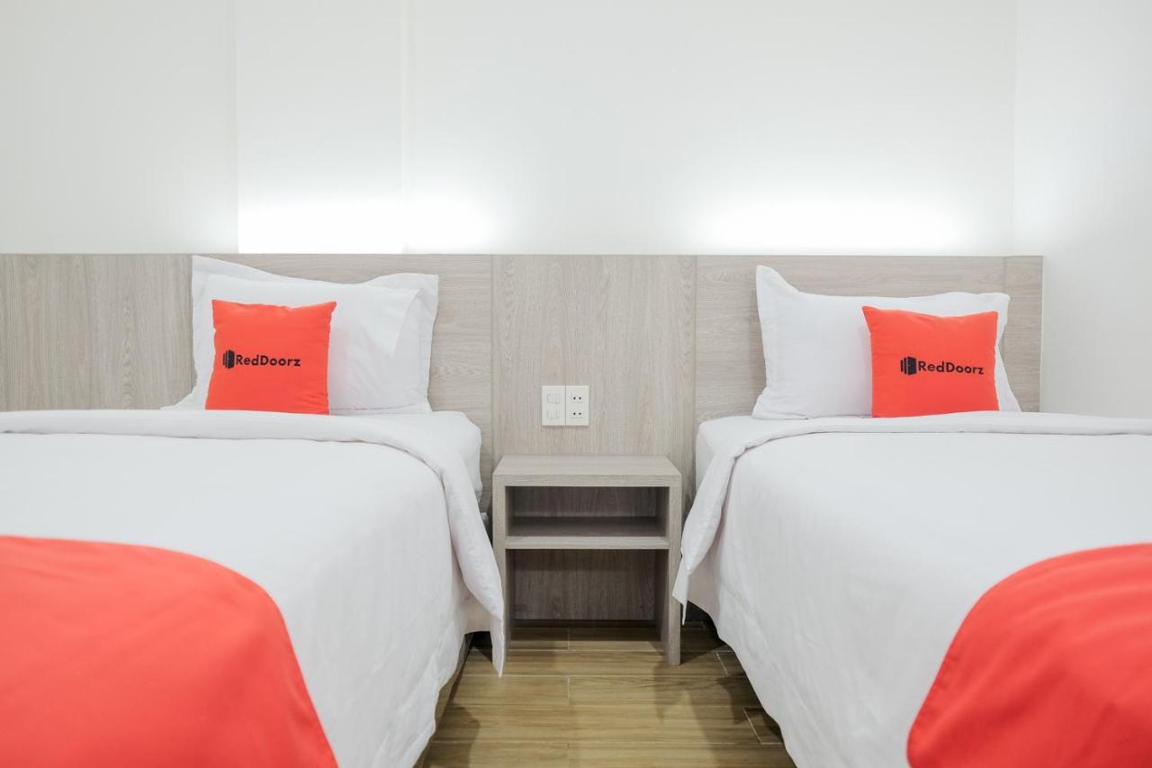 Reddoorz Plus @ Jalan Juanda Medan Buitenkant foto