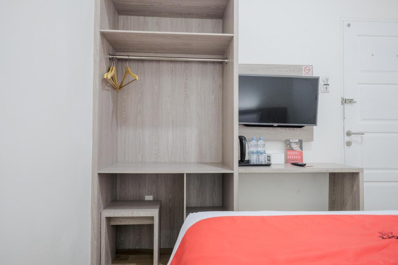 Reddoorz Plus @ Jalan Juanda Medan Buitenkant foto